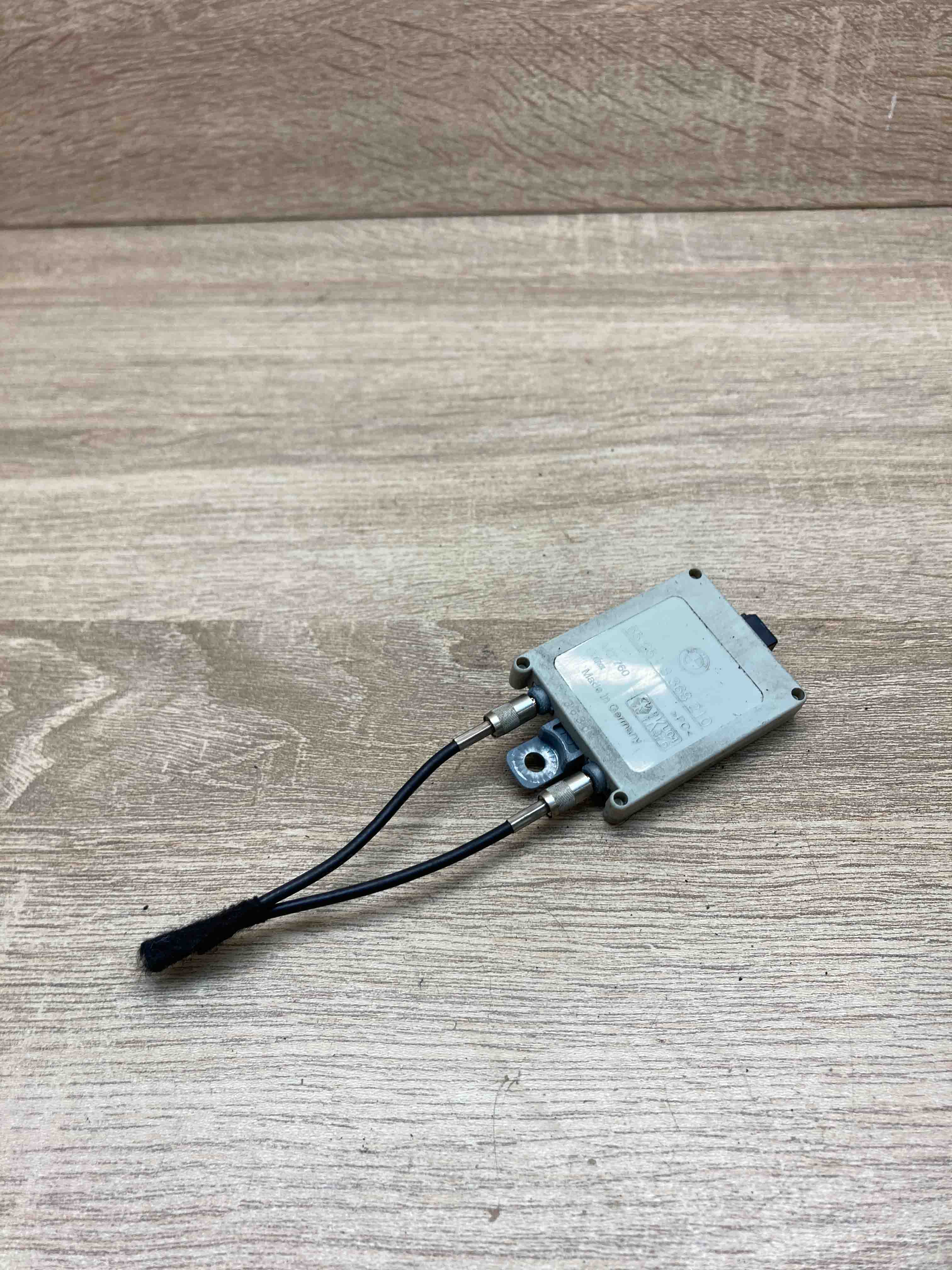 E46 antenna store amplifier